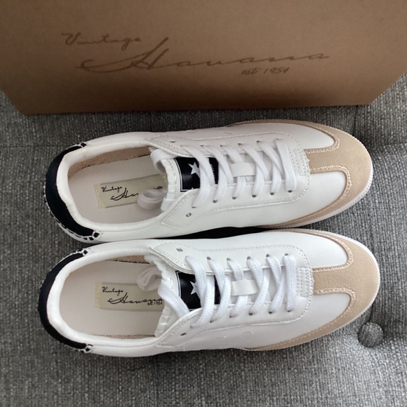 Vintage Havana Crisp Sneaker (Women), size 8 - Picture 10 of 12